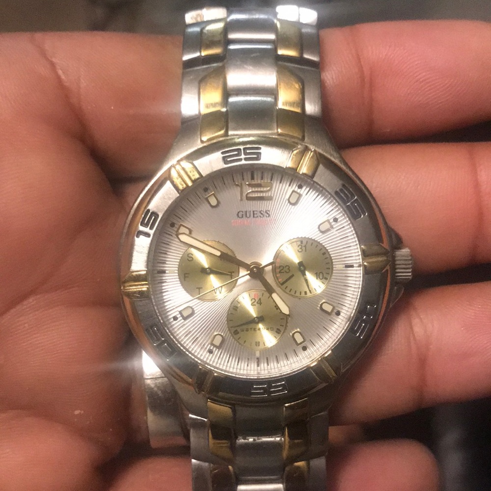 Unisex guess watch